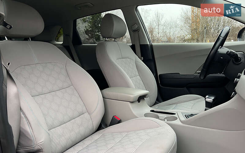 Внедорожник / Кроссовер Kia Niro 2018 в Львове