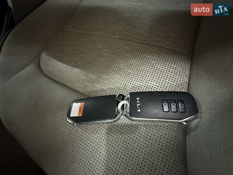 Позашляховик / Кросовер Kia Niro 2023 в Умані