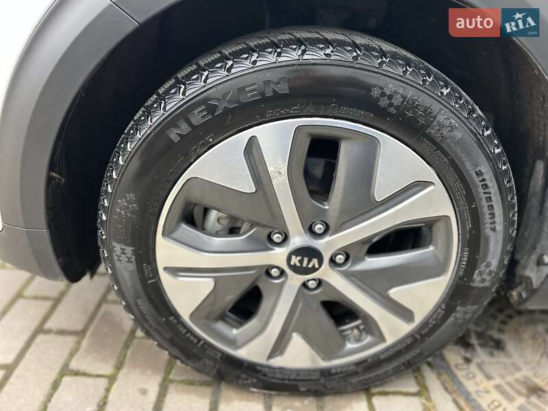 Внедорожник / Кроссовер Kia Niro 2019 в Ровно