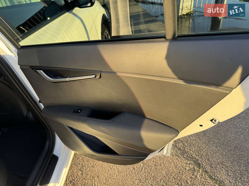 Позашляховик / Кросовер Kia Niro 2022 в Києві