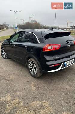 Внедорожник / Кроссовер Kia Niro 2017 в Львове