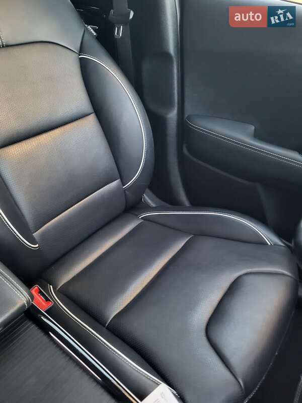 Внедорожник / Кроссовер Kia Niro 2020 в Долине фото 17 Внедорожник / Кроссовер Kia Niro 2020 в Долине