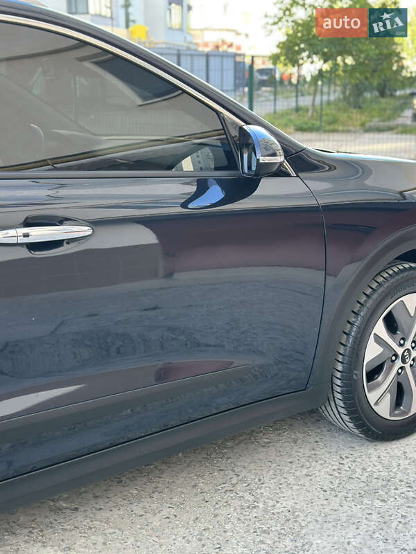 Позашляховик / Кросовер Kia Niro 2019 в Івано-Франківську