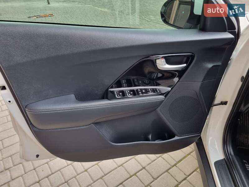 Внедорожник / Кроссовер Kia Niro 2020 в Львове