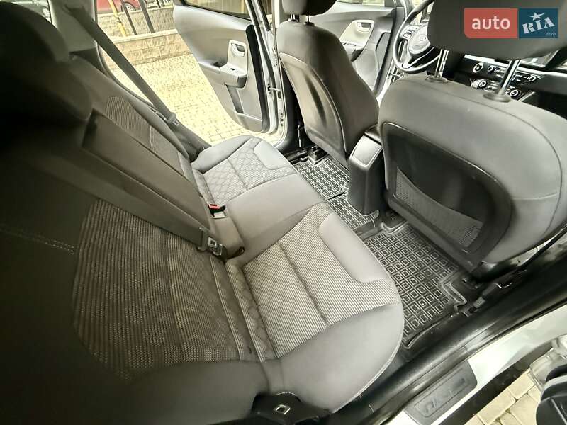 Внедорожник / Кроссовер Kia Niro 2017 в Одессе