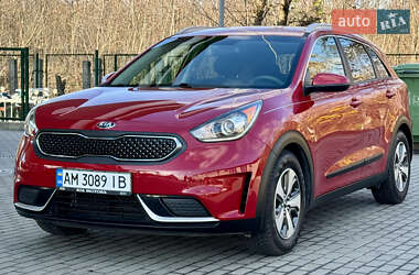 Позашляховик / Кросовер Kia Niro 2017 в Бучі