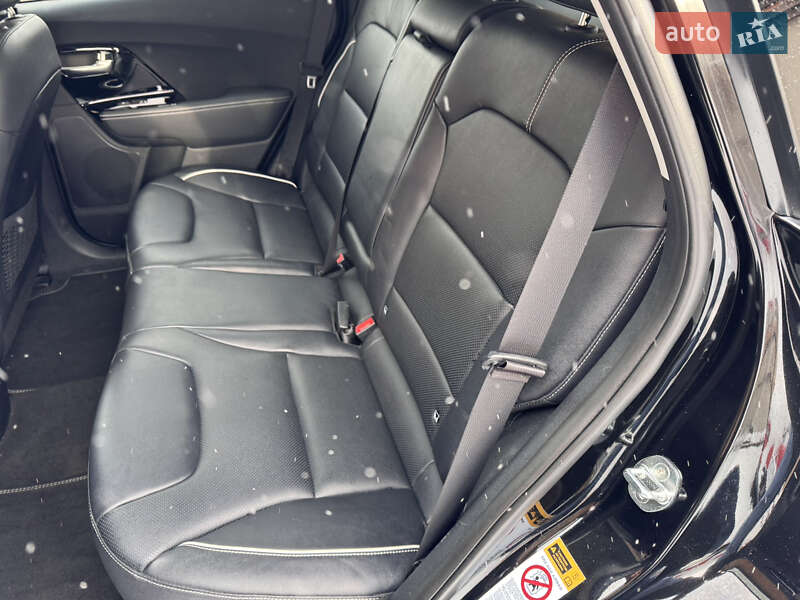 Внедорожник / Кроссовер Kia Niro 2020 в Казатине