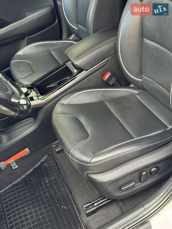 Позашляховик / Кросовер Kia Niro 2020 в Дрогобичі