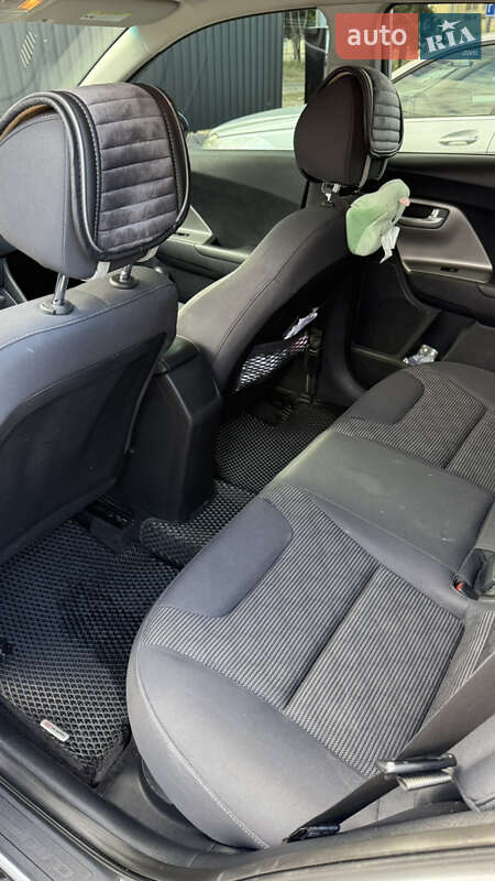 Позашляховик / Кросовер Kia Niro 2018 в Одесі