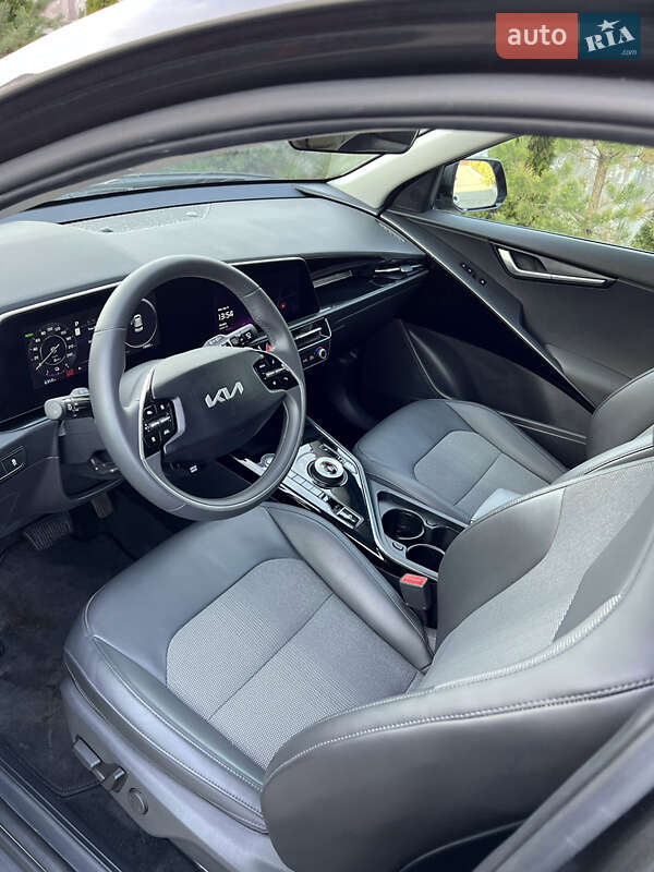 Позашляховик / Кросовер Kia Niro 2024 в Золочеві