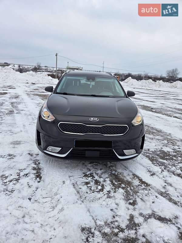 Внедорожник / Кроссовер Kia Niro 2017 в Ужгороде