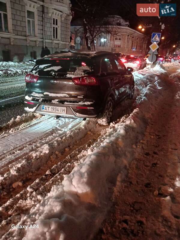 Внедорожник / Кроссовер Kia Niro 2017 в Ивано-Франковске