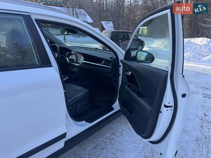 Внедорожник / Кроссовер Kia Niro 2020 в Житомире фото 8 Внедорожник / Кроссовер Kia Niro 2020 в Житомире