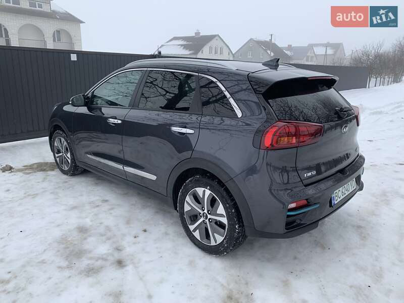 Позашляховик / Кросовер Kia Niro 2020 в Львові