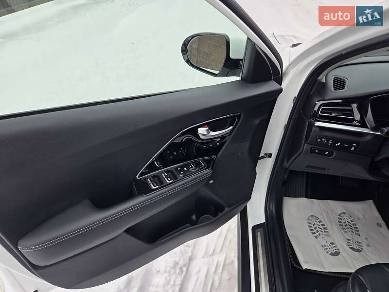 Внедорожник / Кроссовер Kia Niro 2020 в Дубно