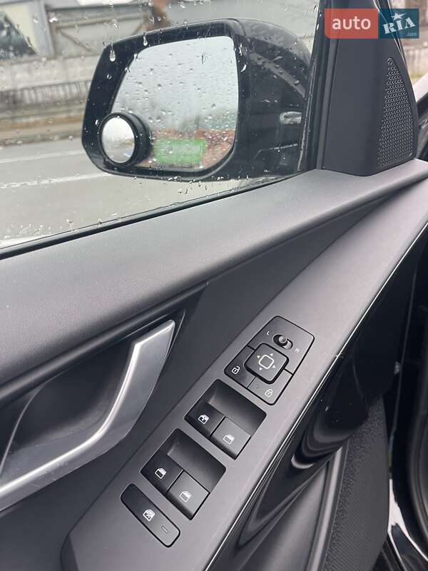 Внедорожник / Кроссовер Kia Niro 2023 в Киеве