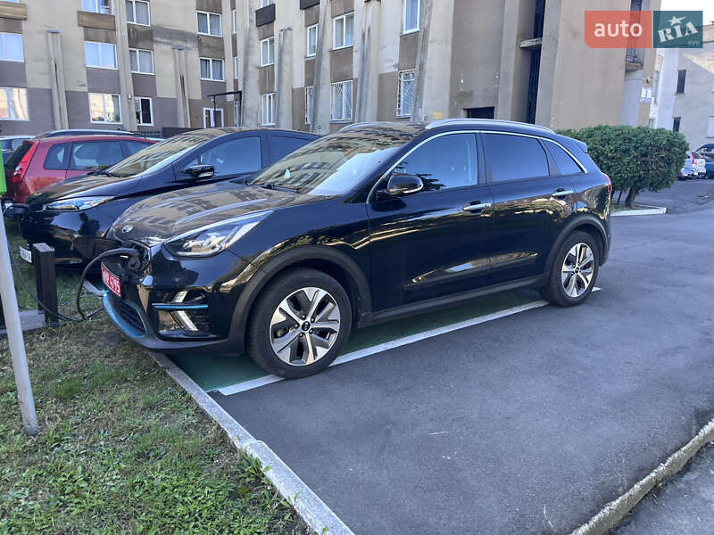 Позашляховик / Кросовер Kia Niro 2019 в Вараші