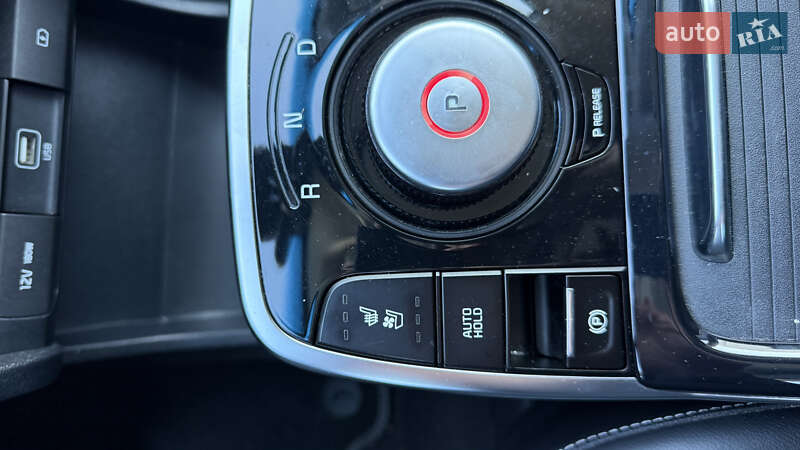 Внедорожник / Кроссовер Kia Niro 2019 в Киеве