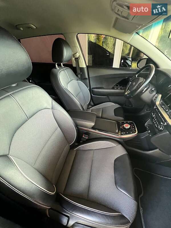 Внедорожник / Кроссовер Kia Niro 2020 в Луцке фото 18 Внедорожник / Кроссовер Kia Niro 2020 в Луцке