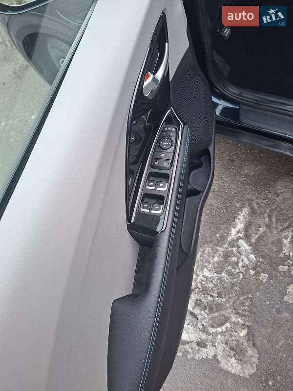 Внедорожник / Кроссовер Kia Niro 2019 в Львове фото 17 Внедорожник / Кроссовер Kia Niro 2019 в Львове