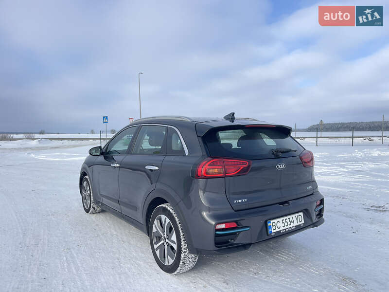 Позашляховик / Кросовер Kia Niro 2020 в Львові