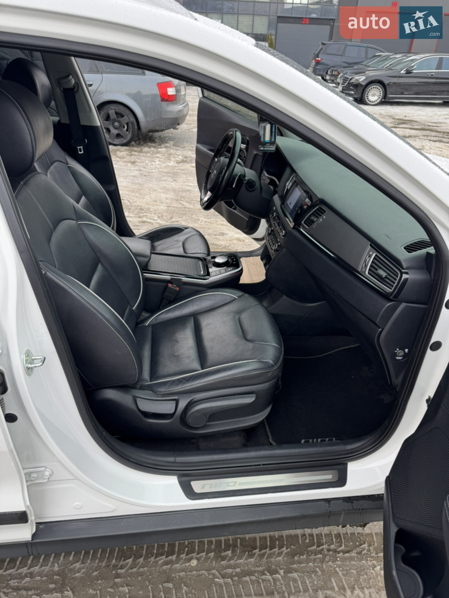 2019 Kia Niro - мініатюра 38