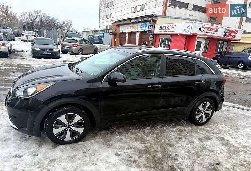 Внедорожник / Кроссовер Kia Niro 2017 в Киеве