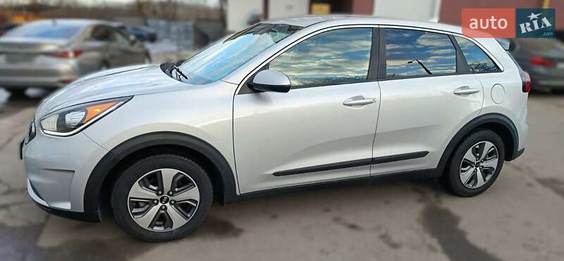 Позашляховик / Кросовер Kia Niro 2018 в Києві