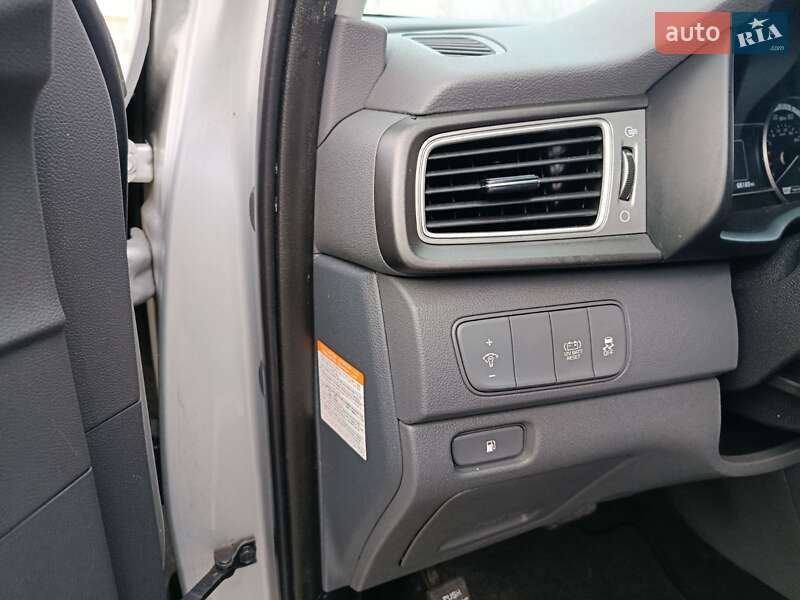 Позашляховик / Кросовер Kia Niro 2018 в Києві