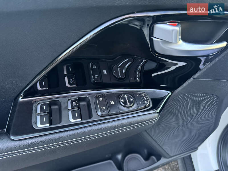 Позашляховик / Кросовер Kia Niro 2021 в Тернополі