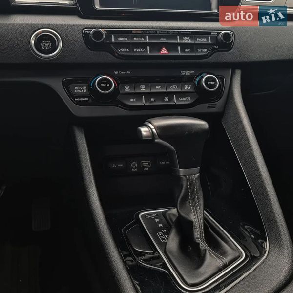 Внедорожник / Кроссовер Kia Niro 2017 в Кременчуге