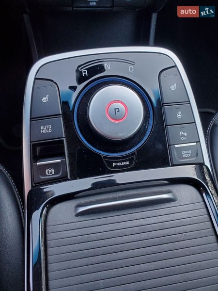 Внедорожник / Кроссовер Kia Niro 2020 в Снятине