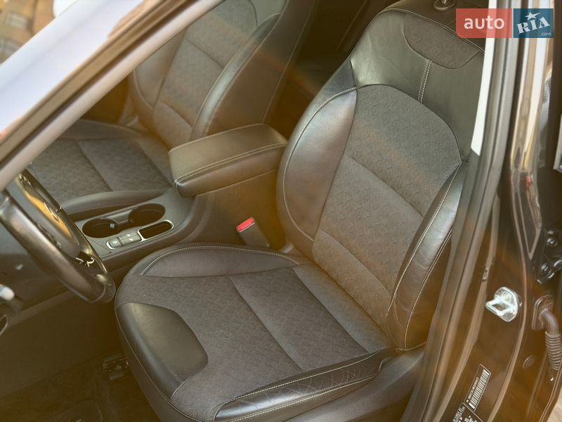 Внедорожник / Кроссовер Kia Niro 2017 в Львове