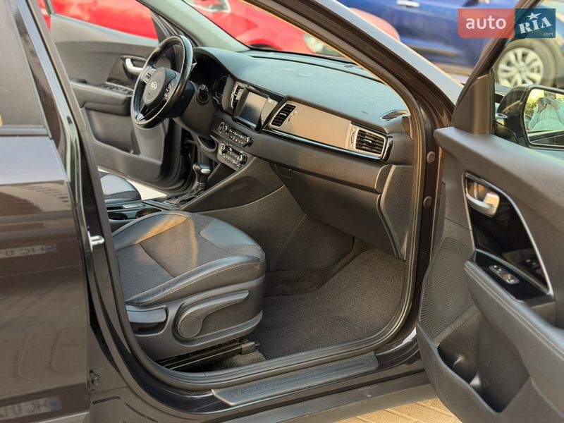 Внедорожник / Кроссовер Kia Niro 2017 в Львове