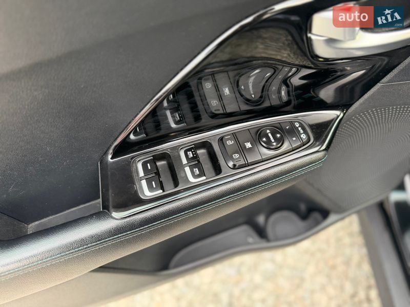 Внедорожник / Кроссовер Kia Niro 2020 в Ивано-Франковске