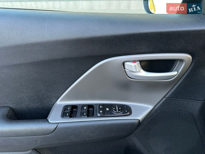 Внедорожник / Кроссовер Kia Niro 2018 в Киеве