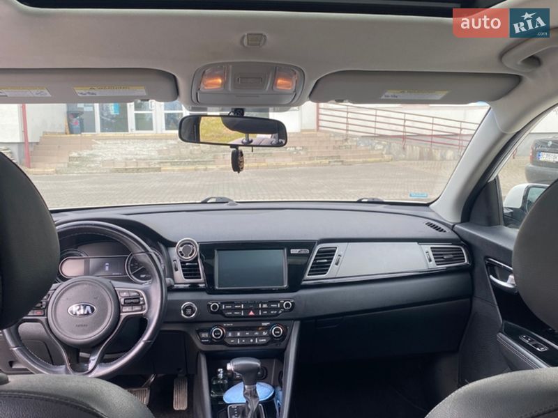 Внедорожник / Кроссовер Kia Niro 2017 в Львове