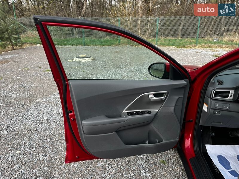 Внедорожник / Кроссовер Kia Niro 2019 в Львове фото 19 Внедорожник / Кроссовер Kia Niro 2019 в Львове