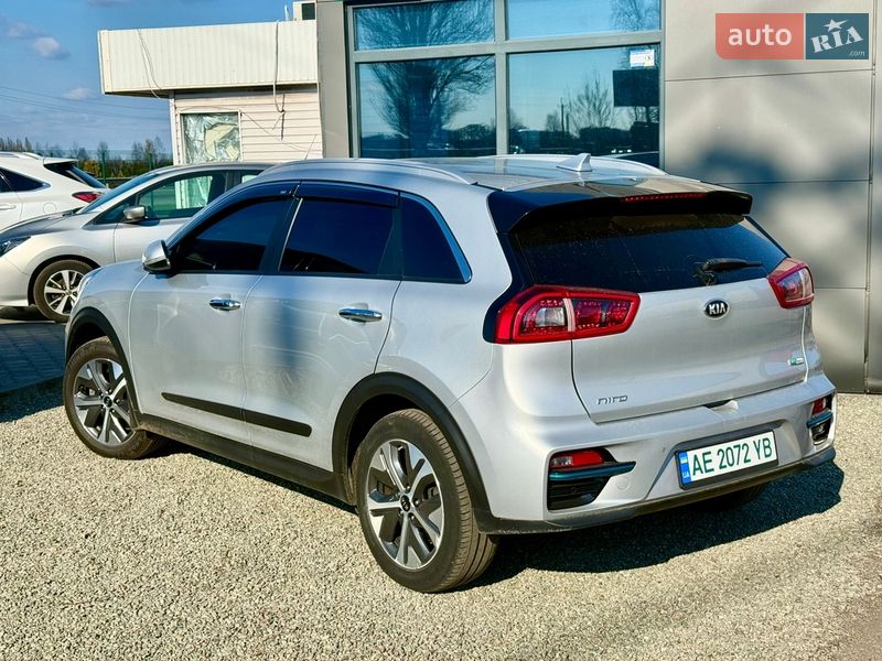 Внедорожник / Кроссовер Kia Niro 2018 в Днепре фото 3 Внедорожник / Кроссовер Kia Niro 2018 в Днепре