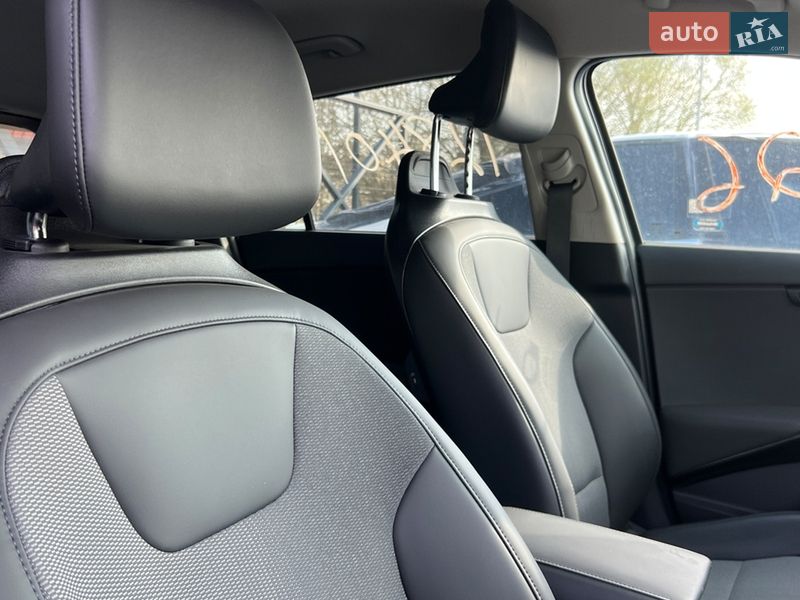 Позашляховик / Кросовер Kia Niro 2024 в Львові