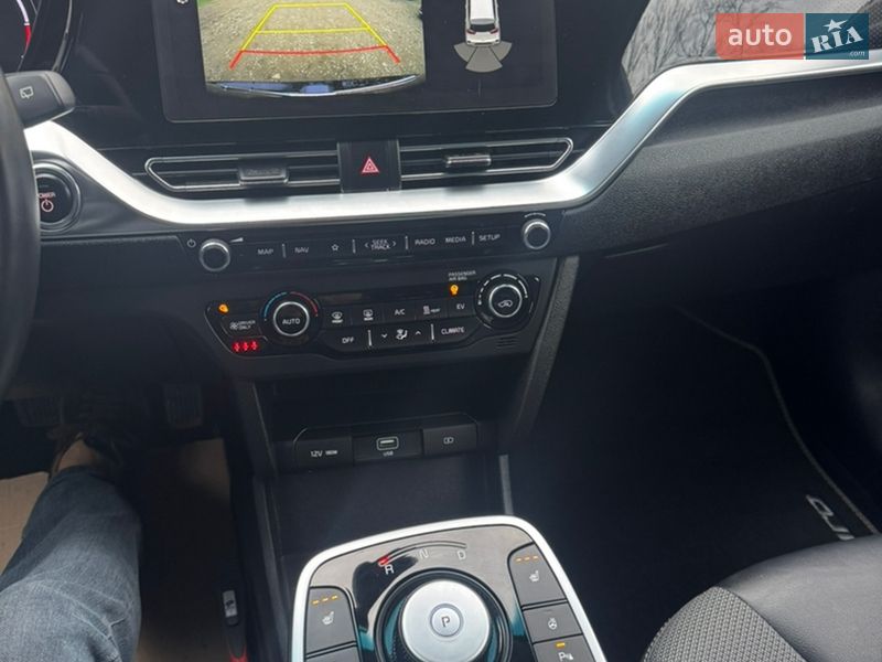 Позашляховик / Кросовер Kia Niro 2021 в Чернівцях