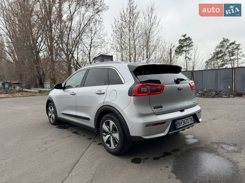 Позашляховик / Кросовер Kia Niro 2017 в Одесі