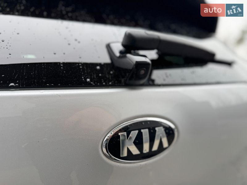 Позашляховик / Кросовер Kia Niro 2017 в Одесі
