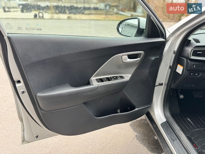 Позашляховик / Кросовер Kia Niro 2017 в Одесі