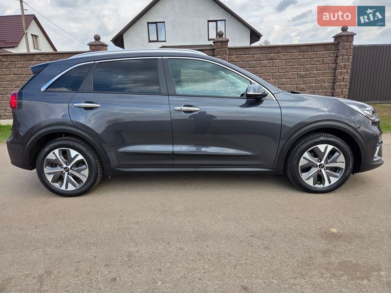 Позашляховик / Кросовер Kia Niro 2020 в Дубні фото 6 Позашляховик / Кросовер Kia Niro 2020 в Дубні