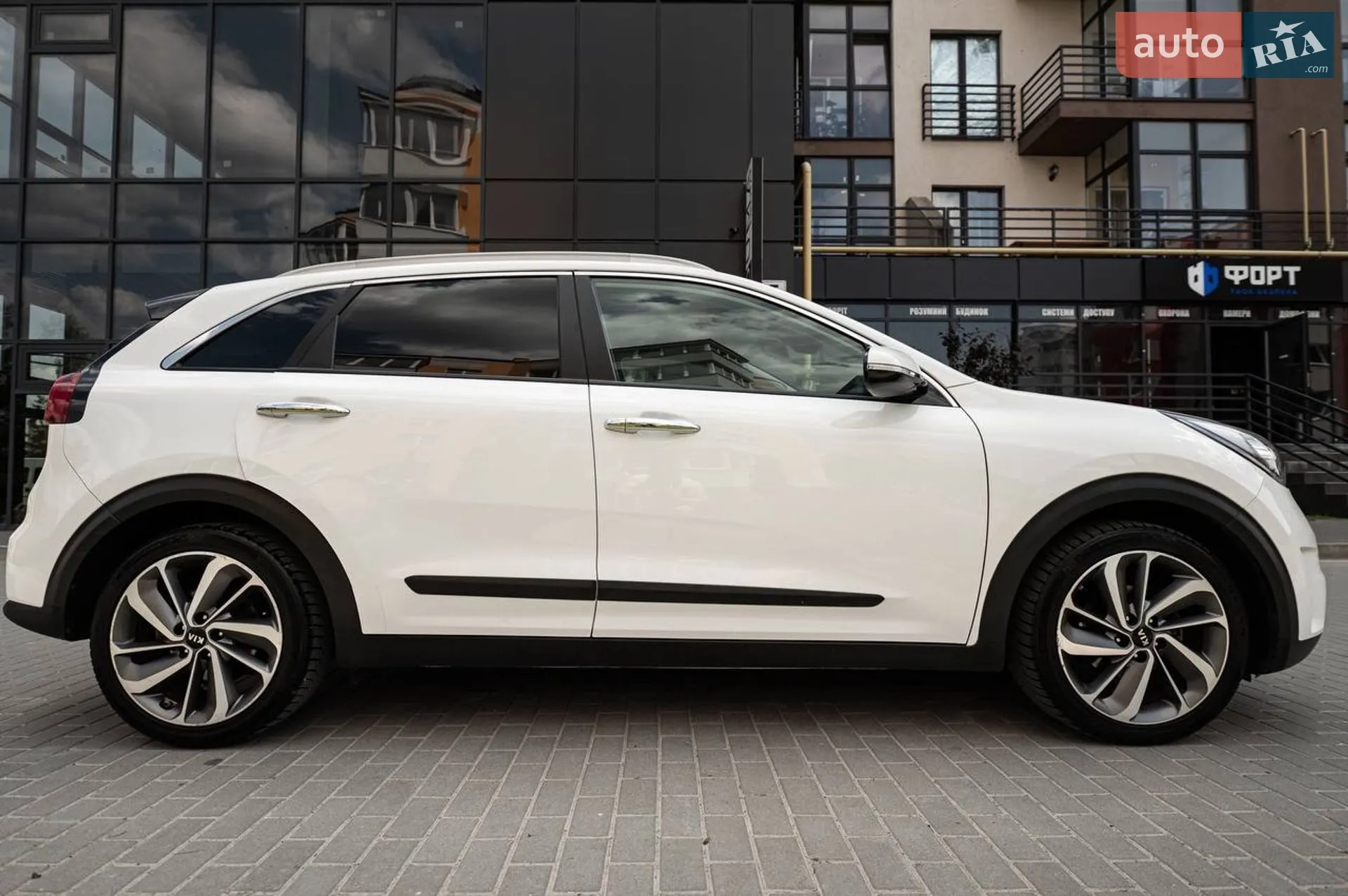 2017 Kia Niro - мініатюра 9