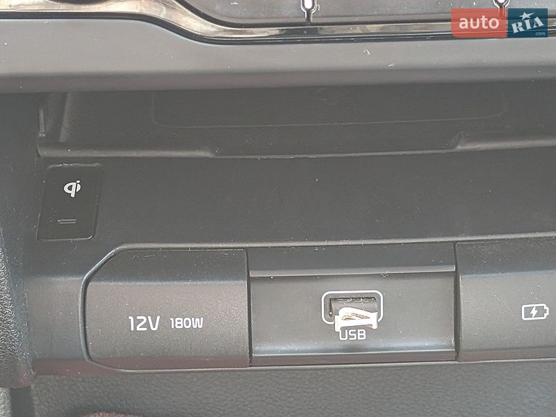 Внедорожник / Кроссовер Kia Niro 2019 в Сваляве