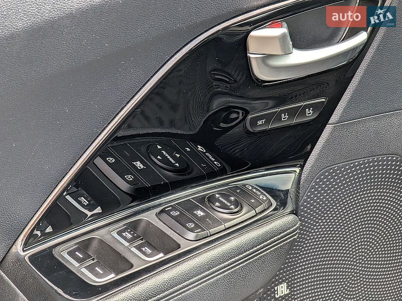 Внедорожник / Кроссовер Kia Niro 2019 в Сваляве
