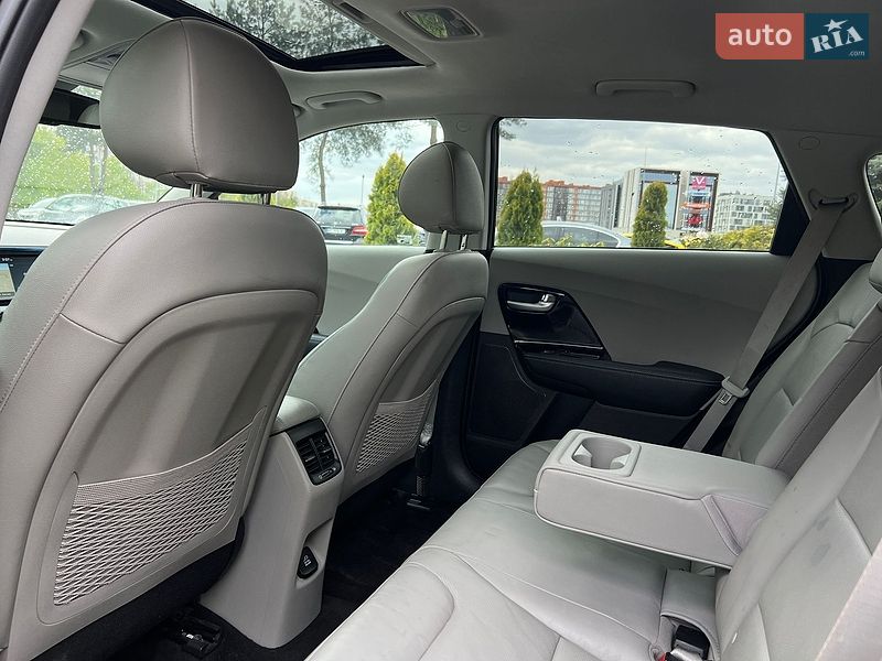 Внедорожник / Кроссовер Kia Niro 2018 в Львове