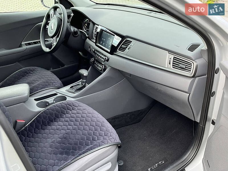 Внедорожник / Кроссовер Kia Niro 2018 в Ровно